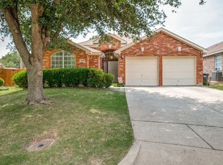 6713 Day Dr, Fort Worth, TX 76132