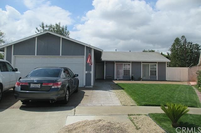 1st image of 512 E Cliffwood Cir