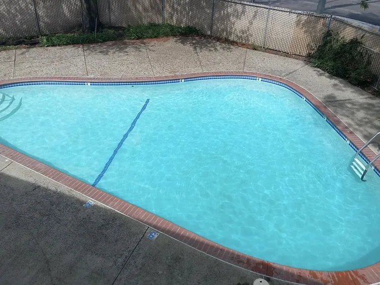Hamlin Manor — Photo 17