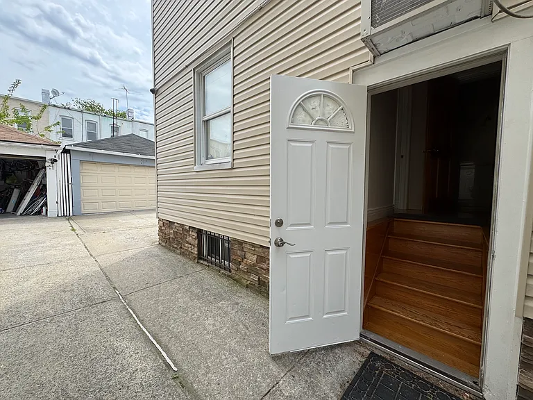 60th Pl — Photo 18