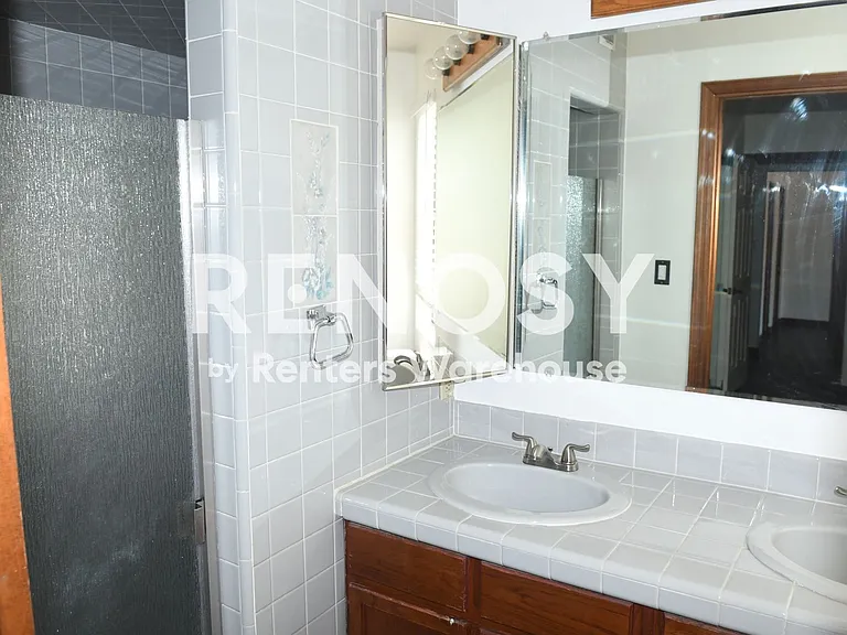 325 W Highland Ave — Photo 16