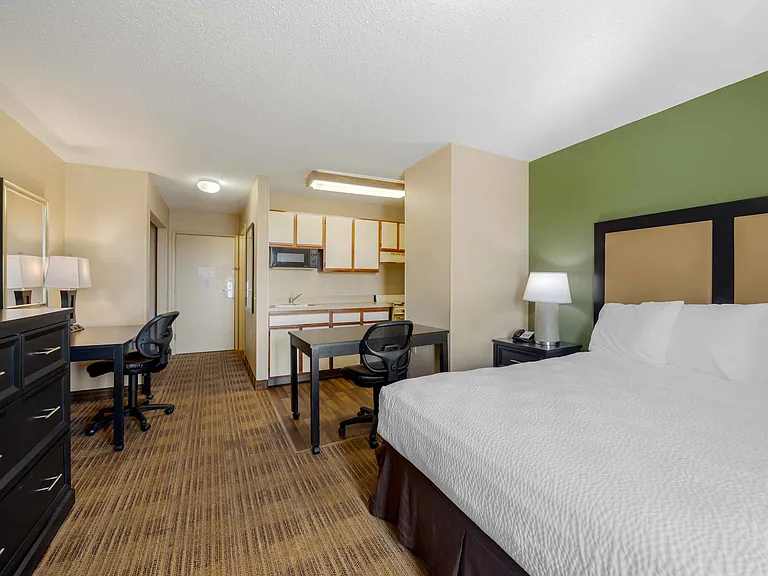 Studio Suite - 1 Queen Bed
