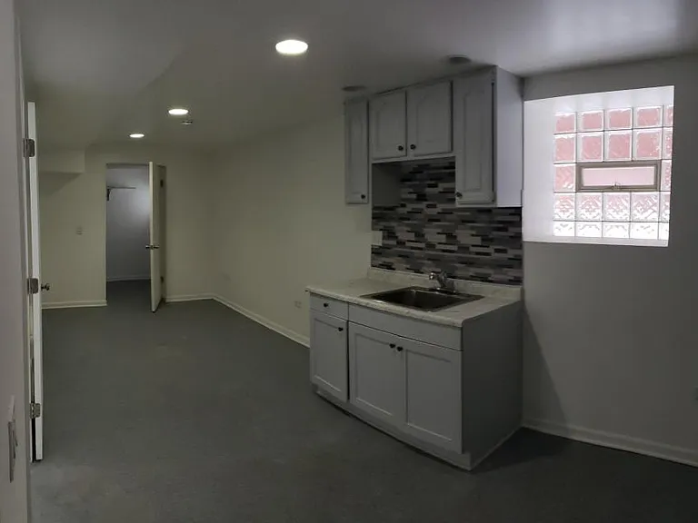 7833 S Burnham Ave — Photo 16