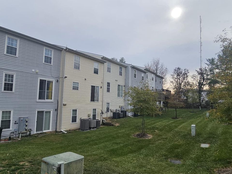 2nd image of 5613 Larson Ct