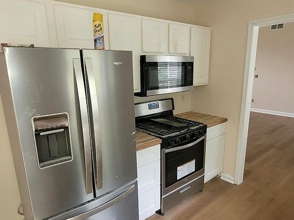 2nd image of 10944 Knotty Pine Pl