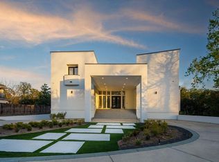 10663 Memorial Dr, Houston, TX 77024