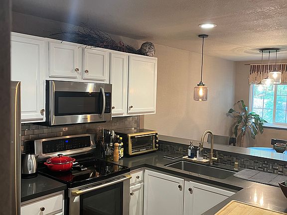 5th image of 625 Canyon Oaks Dr APT H