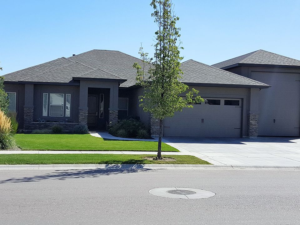 all stucco with RV garage