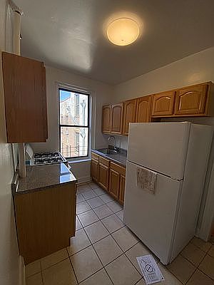 2nd image of 48 Pinehurst Ave APT 54