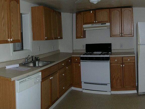 Eat-In-Kitchen - 152 Broad St
