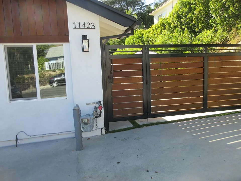 11423 Amigo Ave