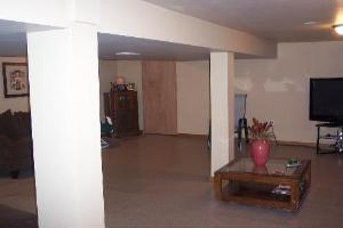 3rd image of 1516 N Waller Ave