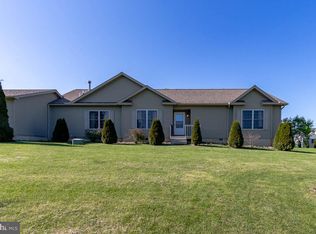 111 Long Ln, Millheim, PA 16854