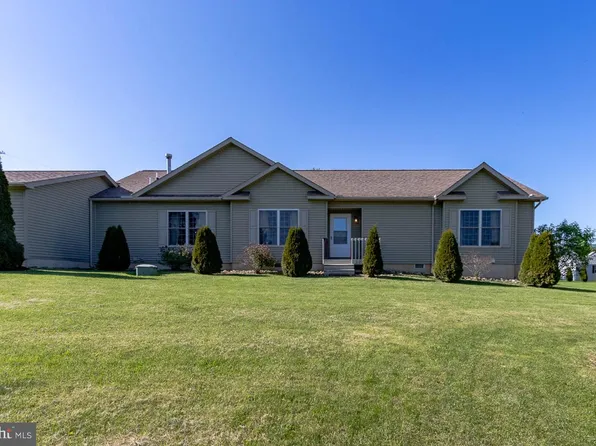 111 Long Ln, Millheim, PA 16854