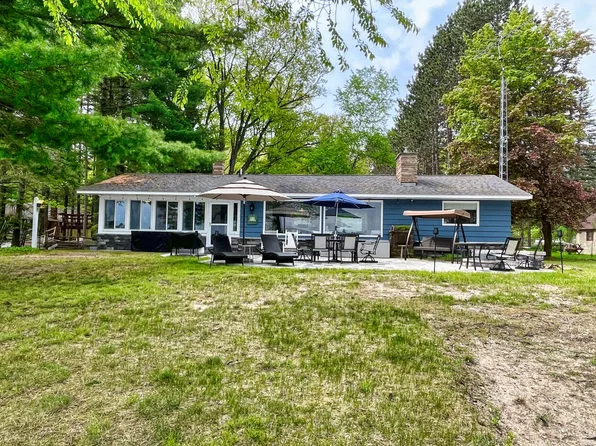 102 Ethel Dr, Roscommon, MI 48653