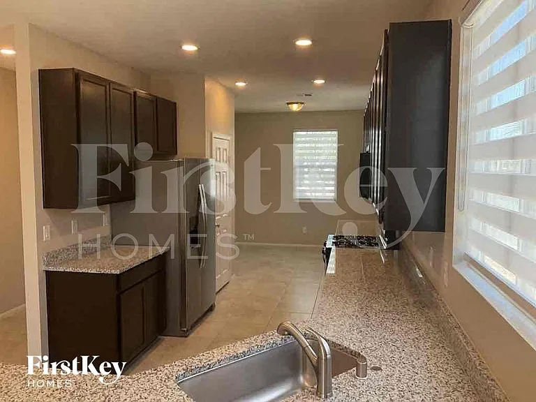 1509 Deep Valley Ave — Photo 5