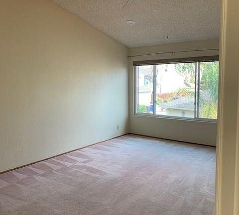 Master Bed room (high ceiling)