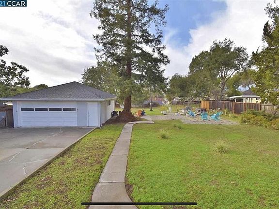 5th image of 23915 Madeiros Ave