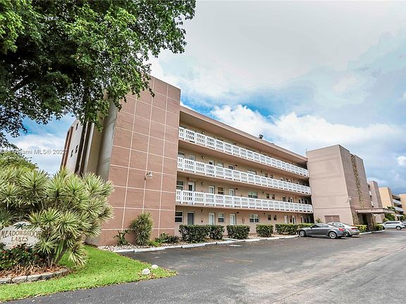 3rd image of 206 SE 10th St APT 301