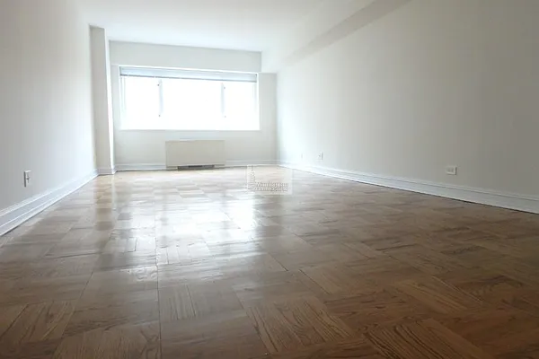 Rented by Manhattan Connection | media 12