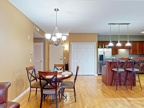 5th image of 455 W Wood St Unit 306