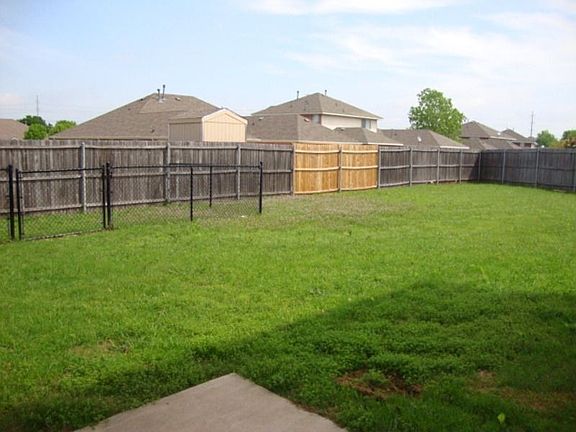 3rd image of 1623 Laurel Springs Ct
