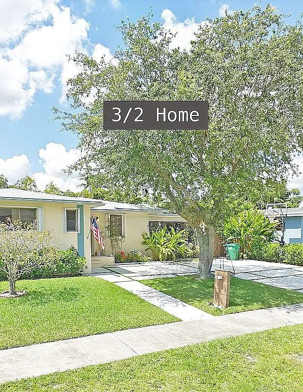 7910 SW 15th St — Photo 2
