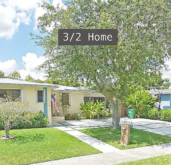 7910 SW 15th St — Photo 2