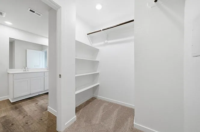 4 bed, 2.5 bath, 1731 sqft, $2,500 — Photo 3