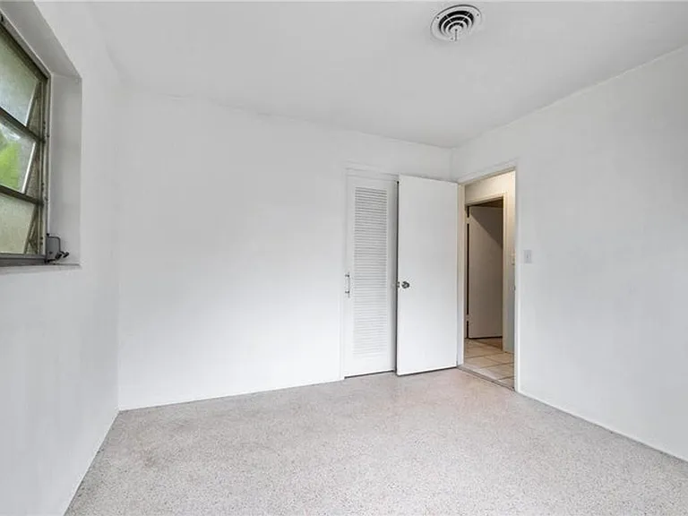 4430 NE 16th Ter — Photo 16