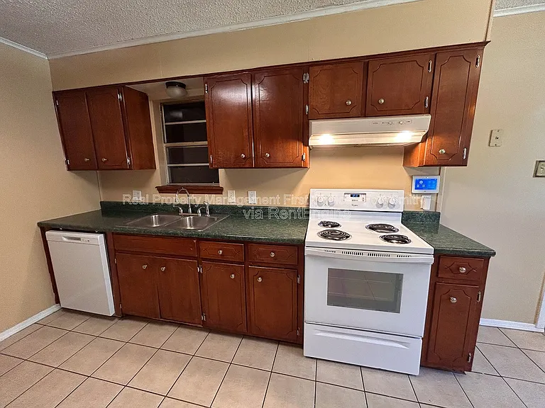 3305 Grinnell Ave — Photo 7