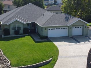 2169 Edinburgh Way, Redding, CA 96003