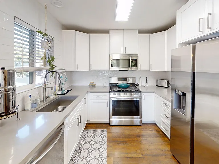 1429 Capri Ave — Photo 1