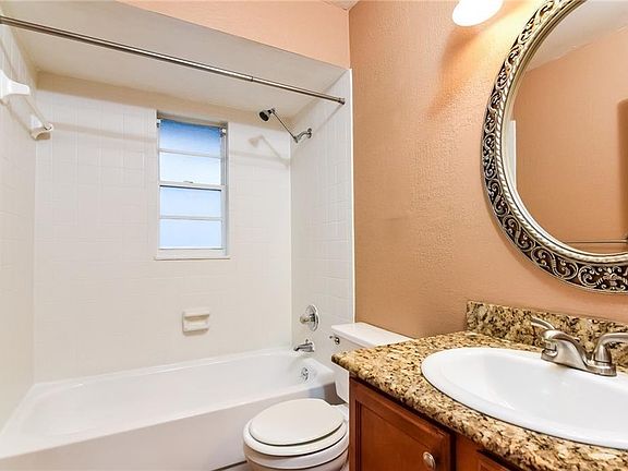 4th image of 506 Green Cove Dr
