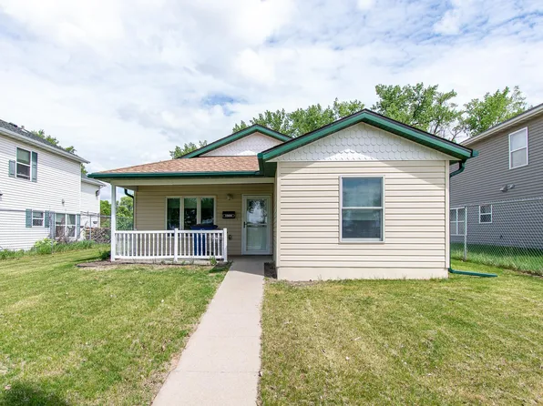 1908 4th Ave N, Moorhead, MN 56560