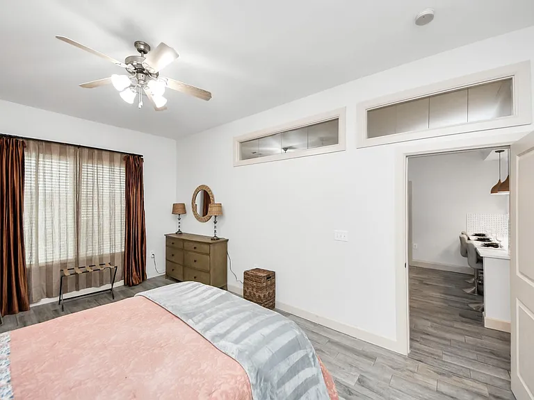1900 Genesee St #204 — Photo 18