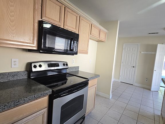 4th image of 10608 Red Cedar Dr