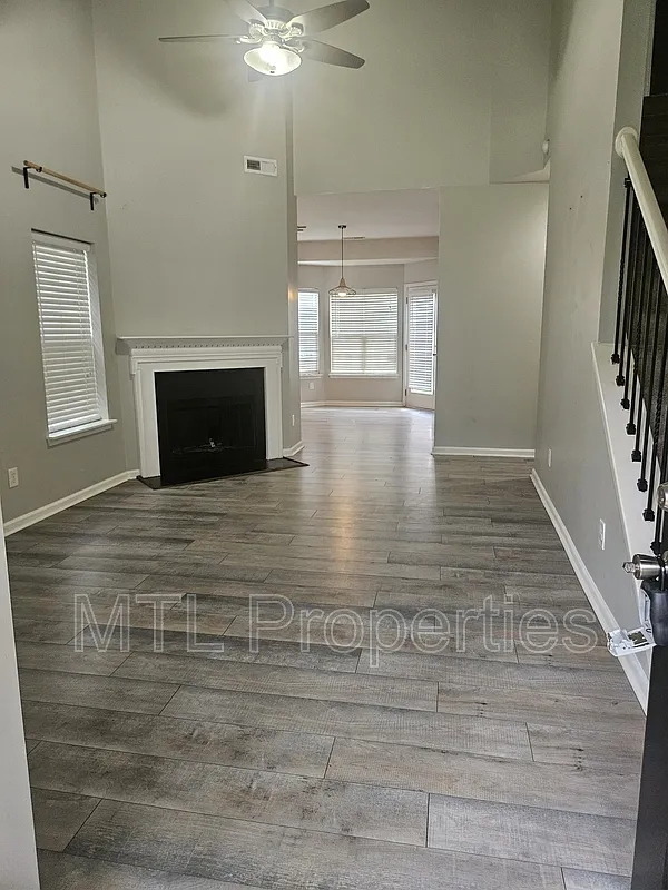 5 bed, 3.0 bath, 2184 sqft, $2,500 — Photo 4