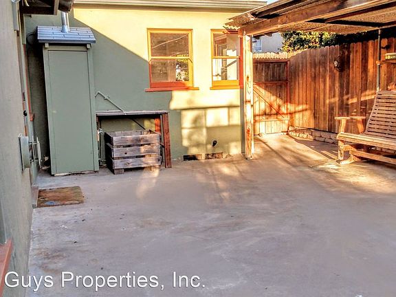 3rd image of 4677 Saratoga Ave