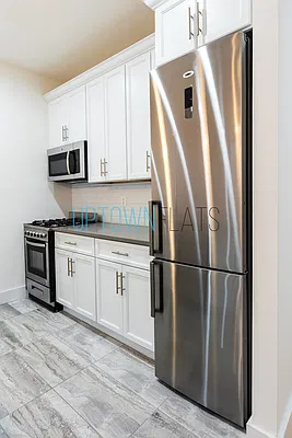 Rented by Uptown Flats LLC | media 6