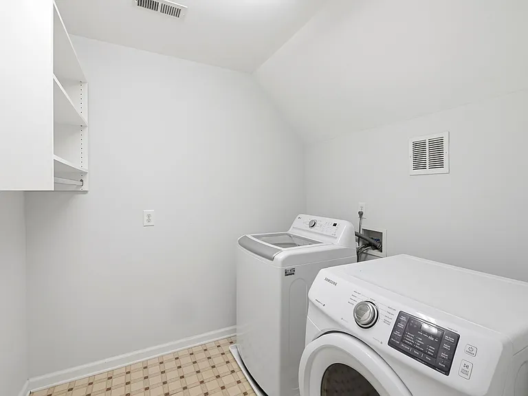 121 Waverly Forest Ln — Photo 10