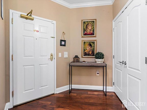5th image of 7213 Falston Cir
