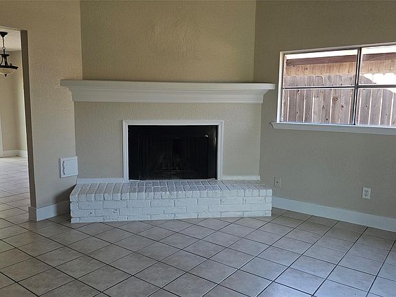 3rd image of 615 Corvette Ln