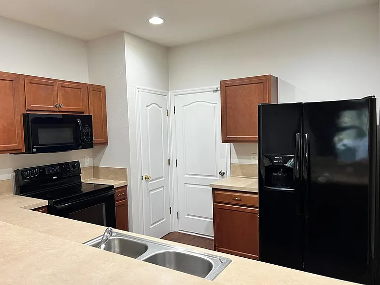 6016 Bartram Village Dr — Photo 4