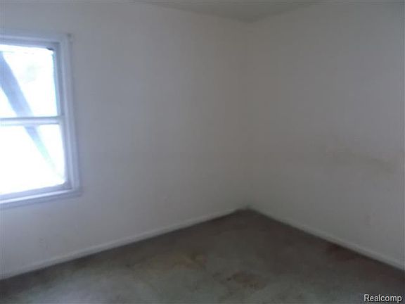 2nd image of 27104 Lenox Ave