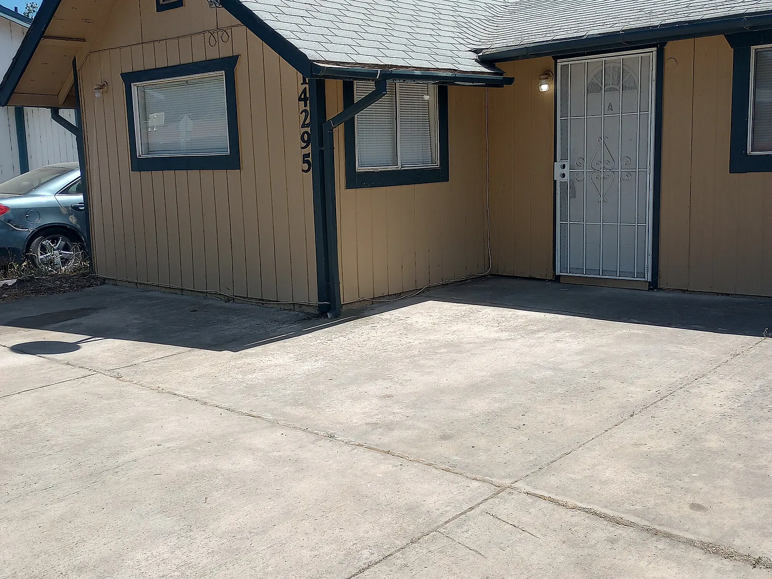 Studio, 700 sqft, $950 — Photo 2