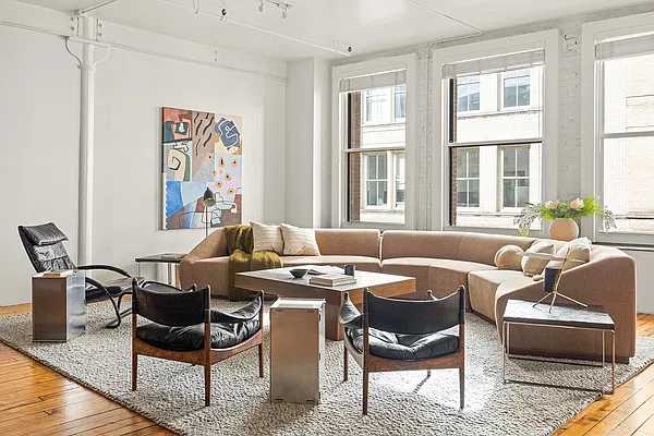 Living room, photo 2