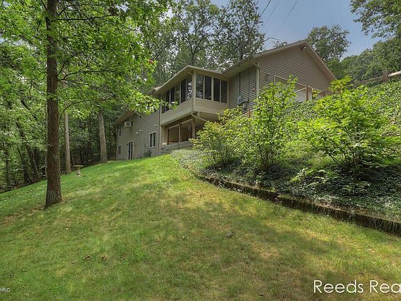 3rd image of 7444 Jericho Ave NE