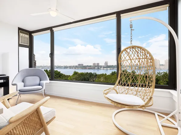 11 Riverside Drive image 1 of 14