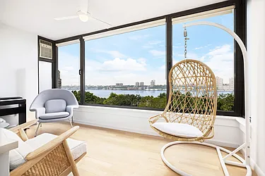 11 Riverside Drive, #8JHW